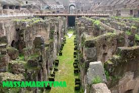 Karakteristik Eksterior, Arena dan hypogeum Koloseum