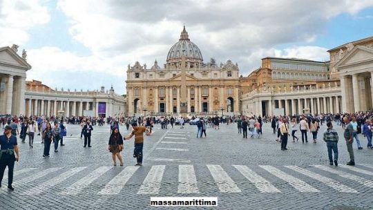 Kunjungi Basilika Santo Petrus di Roma