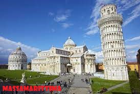 Menara Miring Pisa, Menara Lonceng Katedral