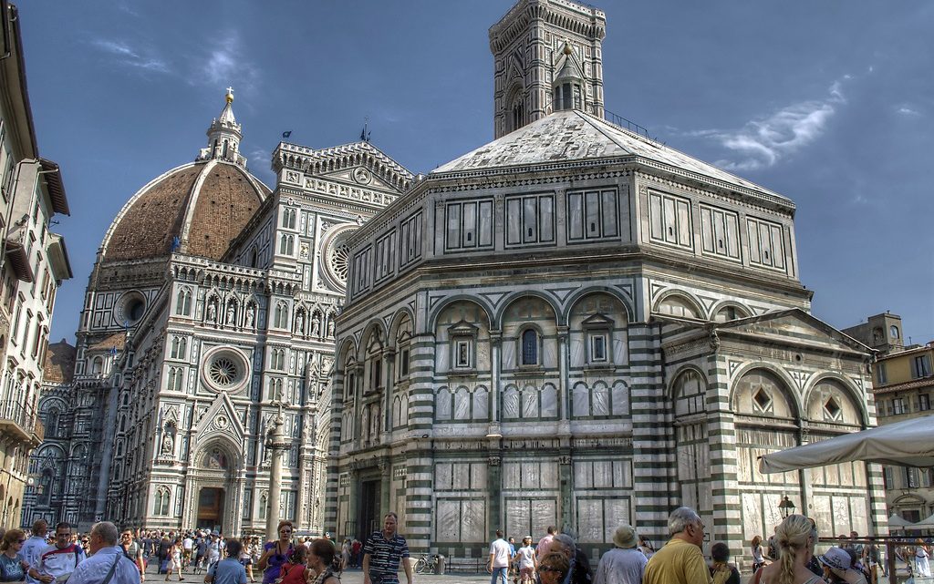 Travel Guide Italia : 20 Lokasi Eksotis untuk Dikunjungi